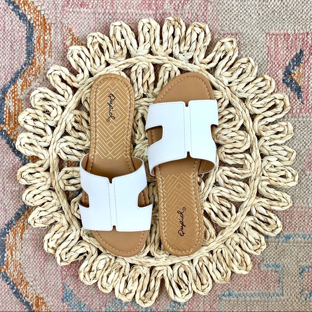 ✨ Final Price- White Slide Sandals - Picture 2 of 2
